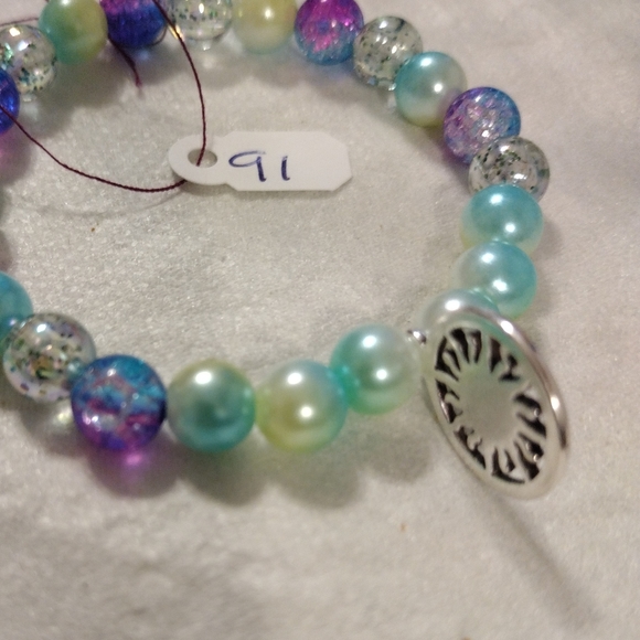 Artemis's Gems custom-made beaded bracelet with metal sun charm - Picture 6 of 6